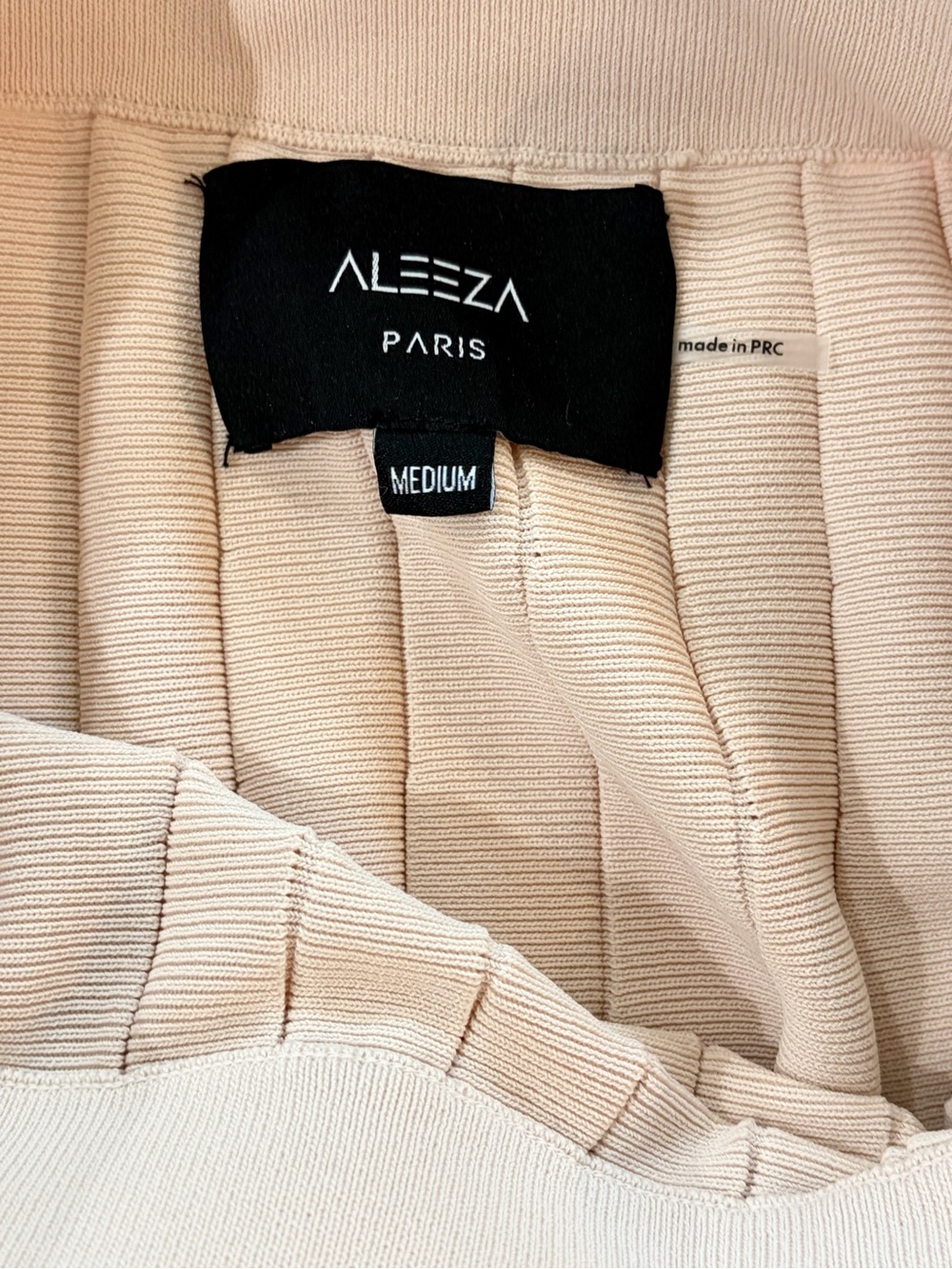 NWOT SZ M Aleeza Paris Pleated Wonder A-Line Midi Skirt in light blush - Picture 3 of 6